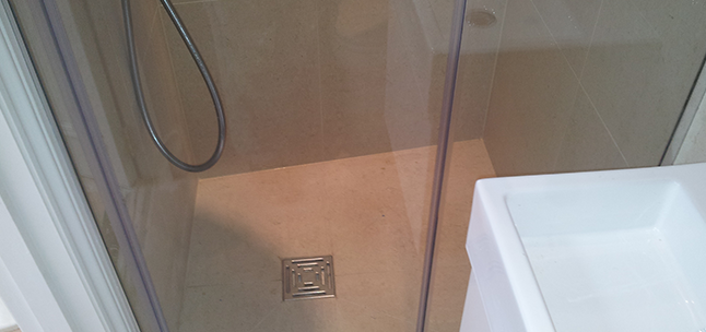 Choosing the Right Glass Shower Screen Installation